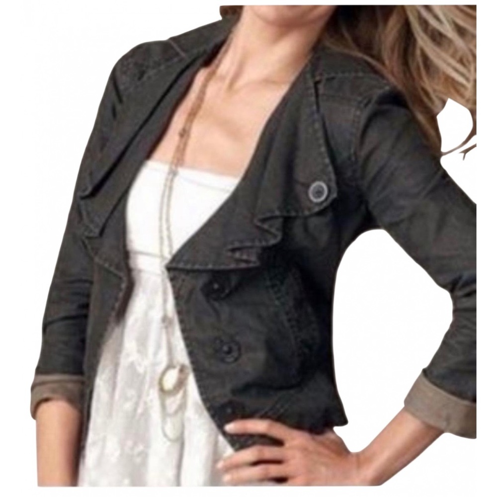 🛍️CAbi jacket with belt Size Small🛍️